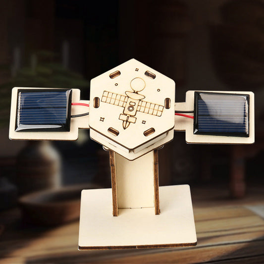 🚀Kreatywny model sztucznego satelity kosmicznego zasilanego energią słoneczną